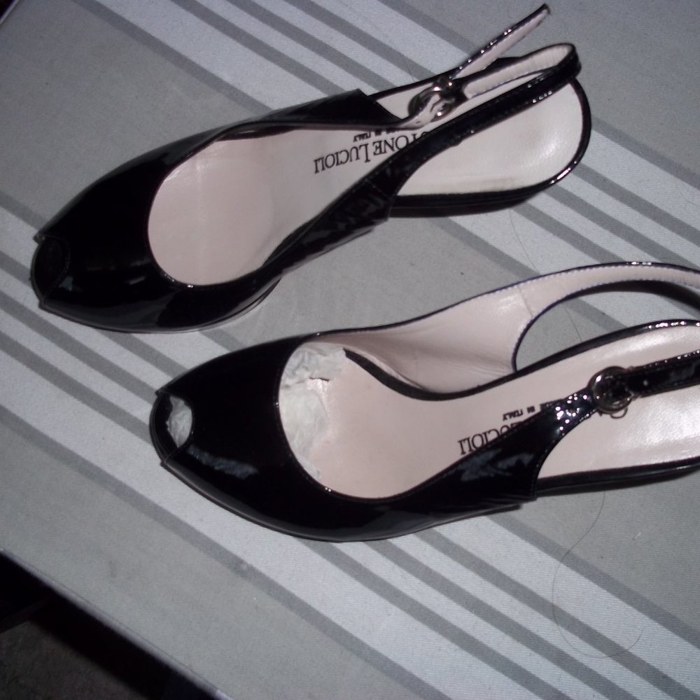 PATENT LEATHER SANDALS - Picture 3 of 3